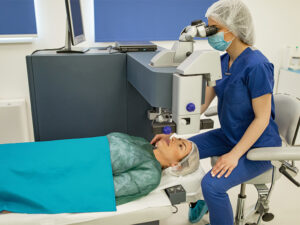 Who Should You Trust When it Comes to Cataract Surgery